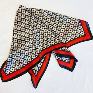 Four Petal Clover Scarf Red Border